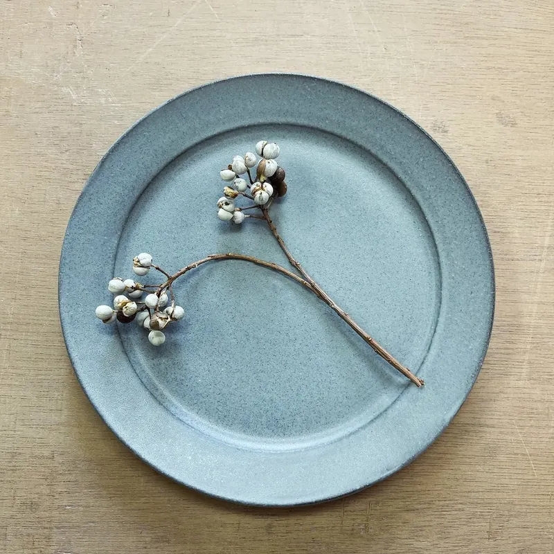 八朔の作品（リム皿）